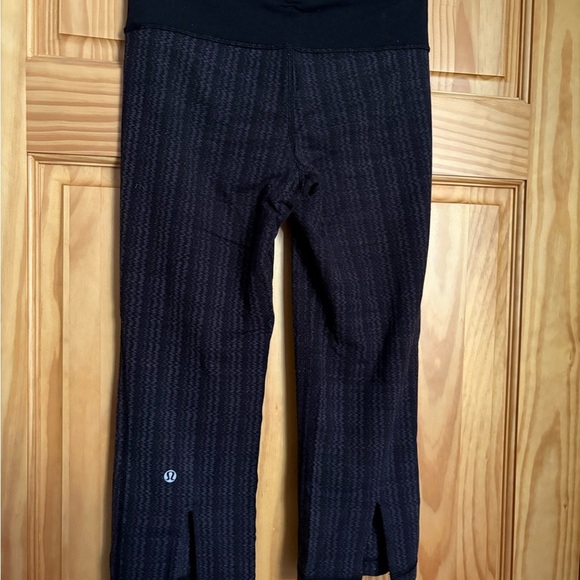 Lululemon Gather & Crow Crop
Ziggy Wee September Black / Black size 6 - Picture 9 of 10